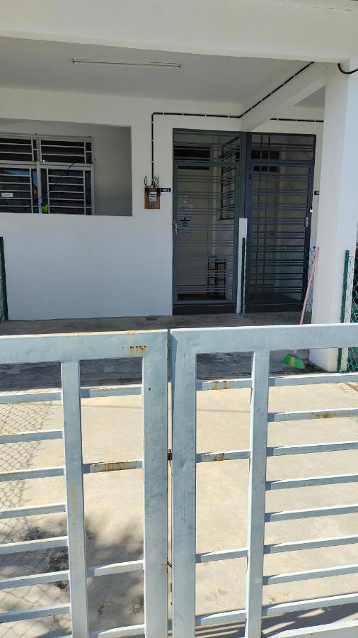 Dadide Guesthouse Alor Gajah Exterior photo